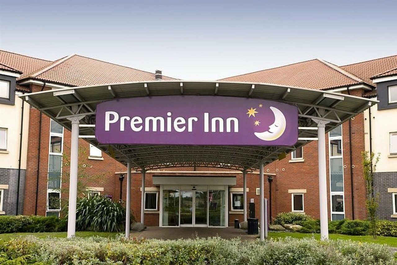 Premier Inn London Heathrow M4/J4 Хитроу Экстерьер фото